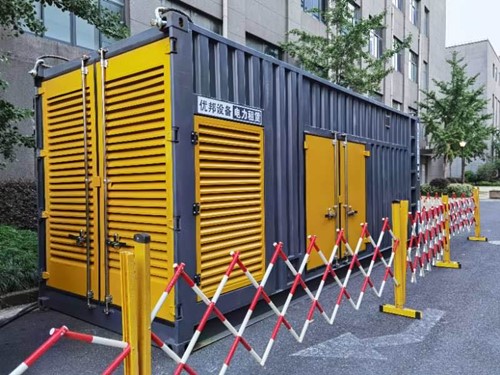 西固如何使用转速表检查发动机的转速？